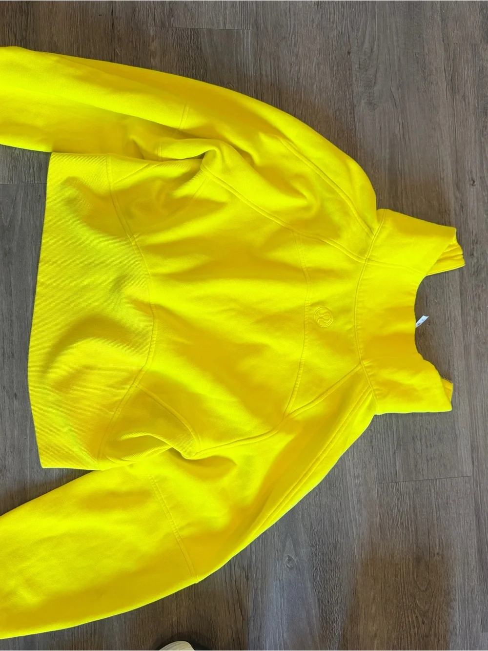 LIKE NEW Women’s Lululemon Sonic Yellow Pullover Size XS/S